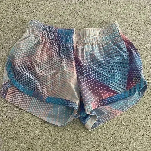 EUC Women’s GapFit Shorts - Picture 1 of 3